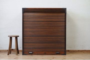 アンティーク家具　希少!古い質屋の頑丈なシャッター収納棚(蛇腹)