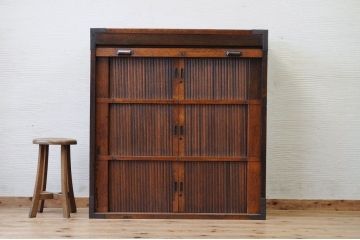 アンティーク家具　希少!古い質屋の頑丈なシャッター収納棚(蛇腹)