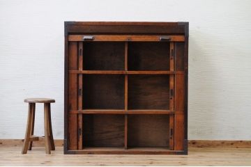 アンティーク家具　希少!古い質屋の頑丈なシャッター収納棚(蛇腹)
