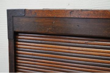 アンティーク家具　希少!古い質屋の頑丈なシャッター収納棚(蛇腹)