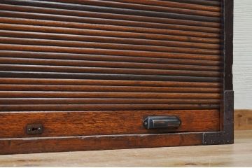 アンティーク家具　希少!古い質屋の頑丈なシャッター収納棚(蛇腹)