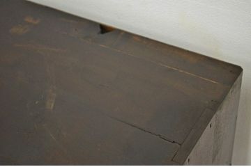 アンティーク家具　アンティーク 古い木のシンプルで重厚な飾り棚