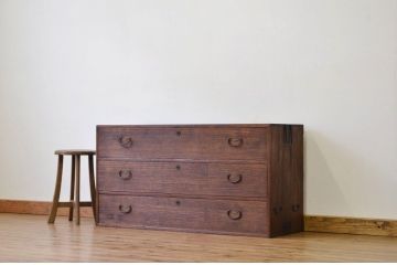 アンティーク家具　アンティーク 前面桐無垢材の引き出し3杯ワイドローボード(時代箪笥・ローチェスト、桐箪笥、桐たんす)