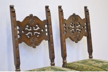 中古 重厚なデザインのオーク材ダイニングチェア2脚セット?
