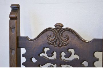 中古 重厚なデザインのオーク材ダイニングチェア2脚セット?