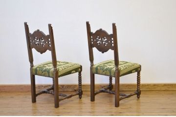 中古 重厚なデザインのオーク材ダイニングチェア2脚セット?