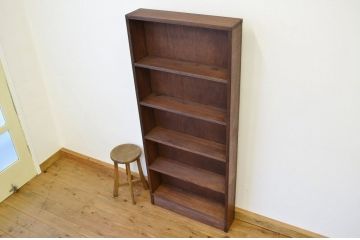 アンティーク家具　人気の薄型!無垢材の縦型飾り棚(本棚)