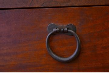 アンティーク家具　古民具・骨董 欅材の使われた上品な関西水屋箪笥(食器棚)