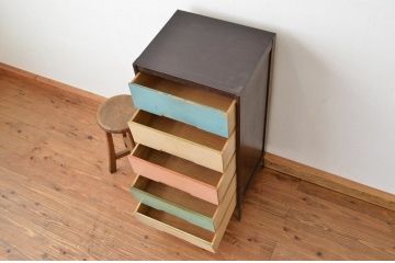 レトロ家具　昭和レトロ　かわいいペイントの鉄脚付き5杯引き出し(ドロワー・チェスト)