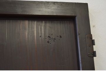 アンティーク　古い木のシックなドア1枚(扉・板戸)