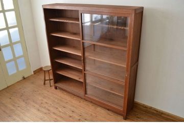 アンティーク家具　1960年代特大薄型収納棚?(陳列棚、ショーケース、ガラスケース)
