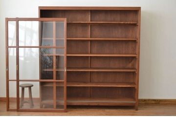 アンティーク家具　1960年代特大薄型収納棚?(陳列棚、ショーケース、ガラスケース)