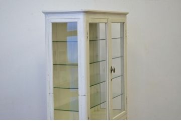 レトロ家具　昭和レトロ　白いペイントのアンティークケビント(ガラスケース)