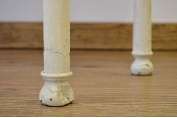 レトロ家具　昭和レトロ　白いペイントのアンティークケビント(ガラスケース)