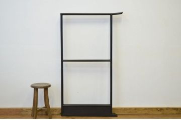 古い衣桁(蒔絵漆器衣紋掛けハンガー)?