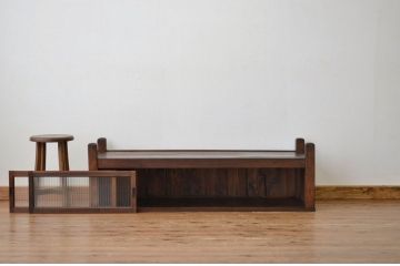 アンティーク家具　古い木のモールガラス入り置床(収納棚・ローボード)