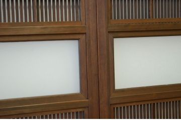 古民具・骨董 細格子の素敵な腰板欅の上質な裏障子付き格子戸4枚セット