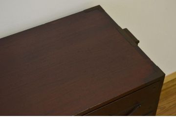 アンティーク家具　古民具・骨董　重厚な金具の希少な越後衣裳箪笥(時代箪笥、たんす)