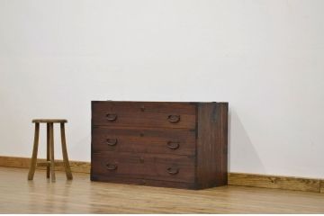 レトロ家具　昭和レトロ 古い木のアンティーク3杯引き出しローチェスト(ローボード 箪笥)