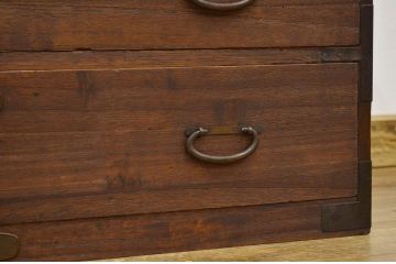レトロ家具　昭和レトロ 古い木のアンティーク3杯引き出しローチェスト(ローボード 箪笥)