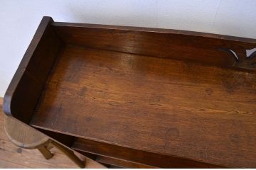 レトロ家具　昭和レトロ　栓無垢材の透かし彫り本棚(飾り棚)