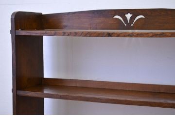 レトロ家具　昭和レトロ　栓無垢材の透かし彫り本棚(飾り棚)