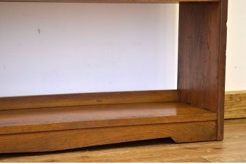 レトロ家具　★昭和レトロ　古い栓無垢材の重厚な本棚(飾り棚)