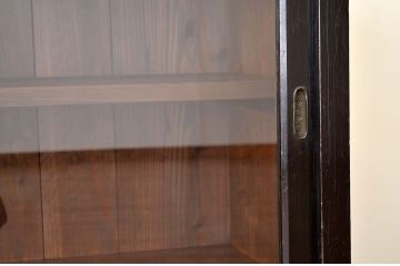 アンティーク家具　アンティーク　古い木の重厚な引き出し付き収納棚(ローボード)