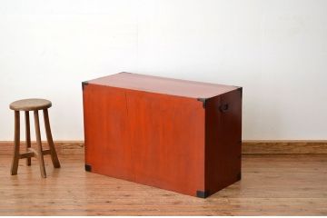 アンティーク家具　古民具・骨董　希少な漆溜塗りの玉杢引き戸時代箪笥?(ローボードチェスト)