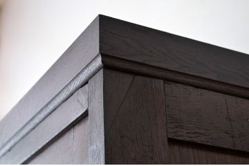 アンティーク家具　◇重厚なナラ材の大型引き出し重ね収納棚(食器棚)
