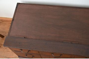 アンティーク家具　◇重厚なナラ材の大型引き出し重ね収納棚(食器棚)