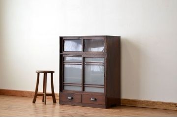 レトロ家具　アンティーク　古いレトロな収納棚(戸棚)