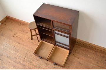 レトロ家具　アンティーク　古いレトロな収納棚(戸棚)