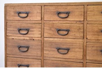 アンティーク家具　使い込まれた　薬箪笥(チェスト、引き出し)