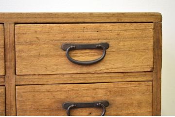 アンティーク家具　使い込まれた　薬箪笥(チェスト、引き出し)
