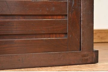 アンティーク家具　古民具・骨董　味のある　越後帳場箪笥　(銭戸棚、イタミ、修理跡有り)