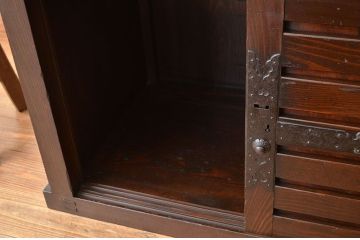 アンティーク家具　古民具・骨董　味のある　越後帳場箪笥　(銭戸棚、イタミ、修理跡有り)