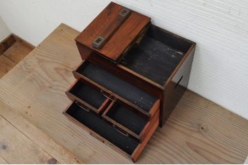 アンティーク家具　総栗材!漆の綺麗な時代引き出し箱(化粧箱)