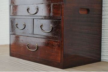 アンティーク家具　総栗材!漆の綺麗な時代引き出し箱(化粧箱)