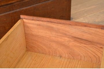 レトロ家具　昭和レトロ　モールガラスのシックな二段重ね食器棚(収納棚)