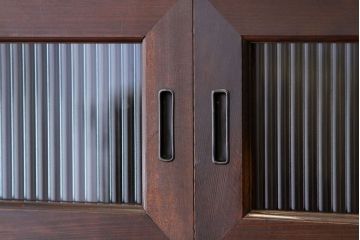 アンティーク家具　状態極上　昭和初期　美しい二段重ね水屋箪笥(食器棚)