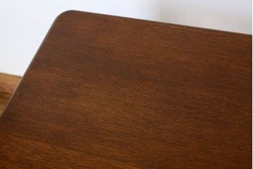 アンティーク家具　古い木の小振りなアンティークチェスト(6杯引き出し、ドロワー)