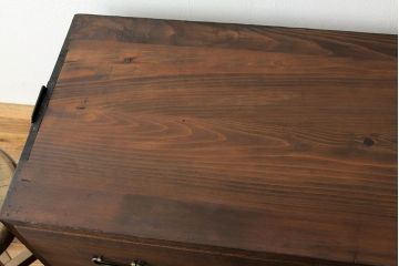アンティーク家具　☆アンティーク　シンプルなチェスト(箪笥)