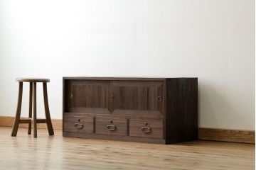 アンティーク家具　シンプルなアンティークローボード(箪笥・タンス)
