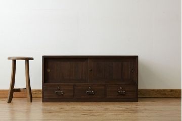 アンティーク家具　シンプルなアンティークローボード(箪笥・タンス)