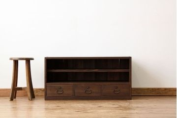 アンティーク家具　アンティーク　古い木の引き出し付ローボード・飾り棚