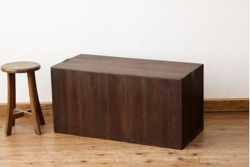アンティーク家具　アンティーク　古い木の引き出し付ローボード・飾り棚