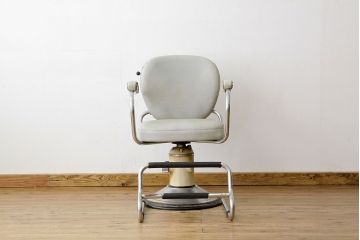 ヴィンテージ家具　イギリスビンテージ　バーバーチェア?椅子(床屋)