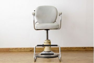 ヴィンテージ家具　イギリスビンテージ　バーバーチェア?椅子(床屋)