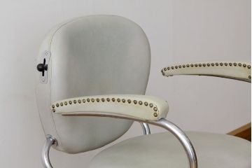 ヴィンテージ家具　イギリスビンテージ　バーバーチェア?椅子(床屋)